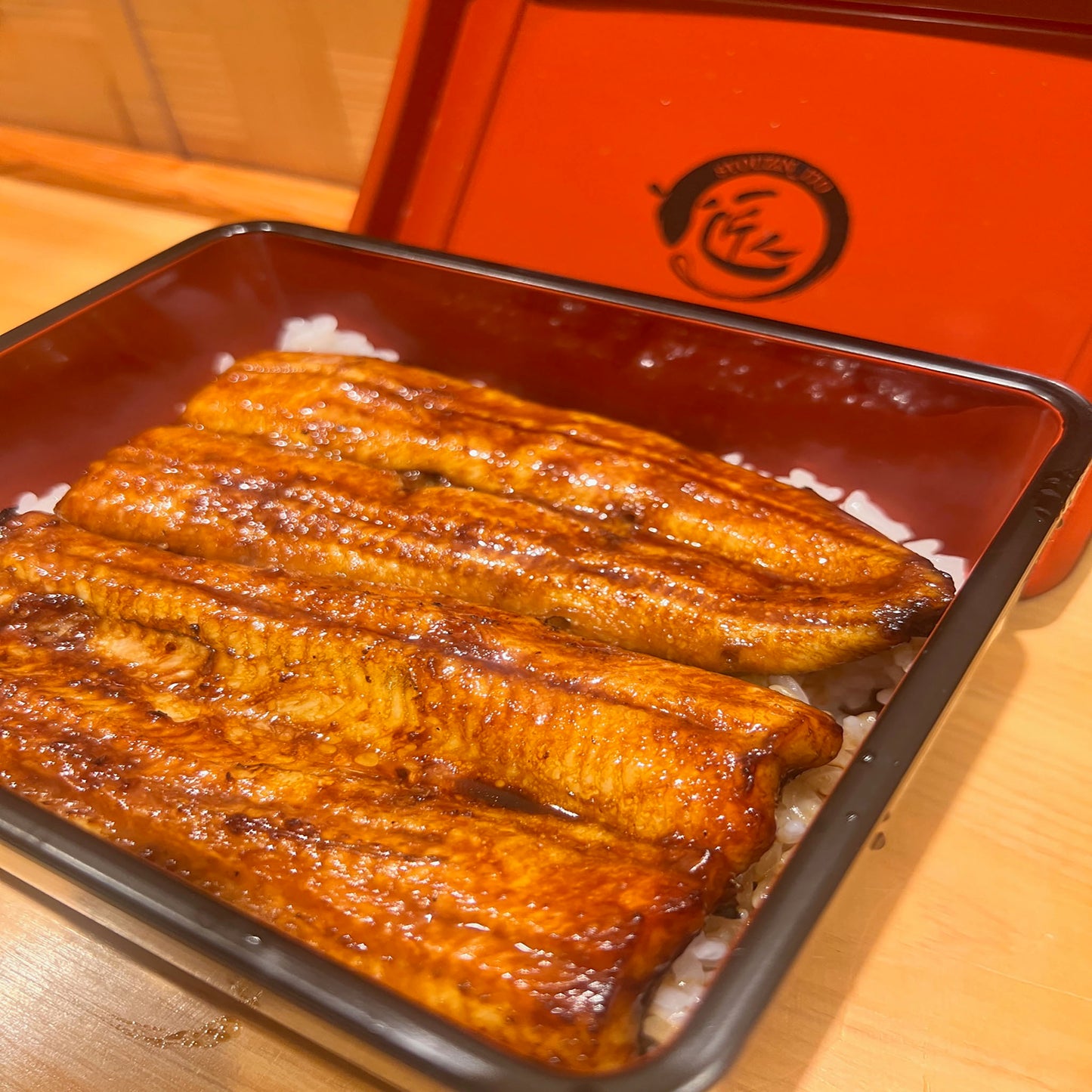 Carefully selected domestic eel on rice