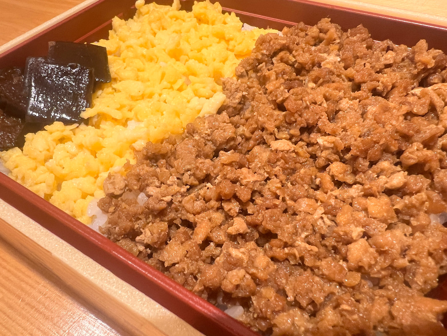 鶏たま二色弁当